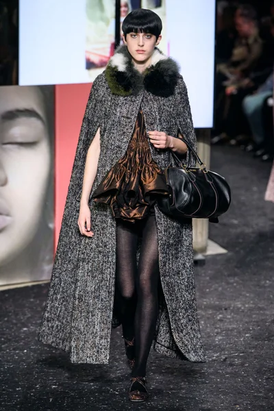 Look 25